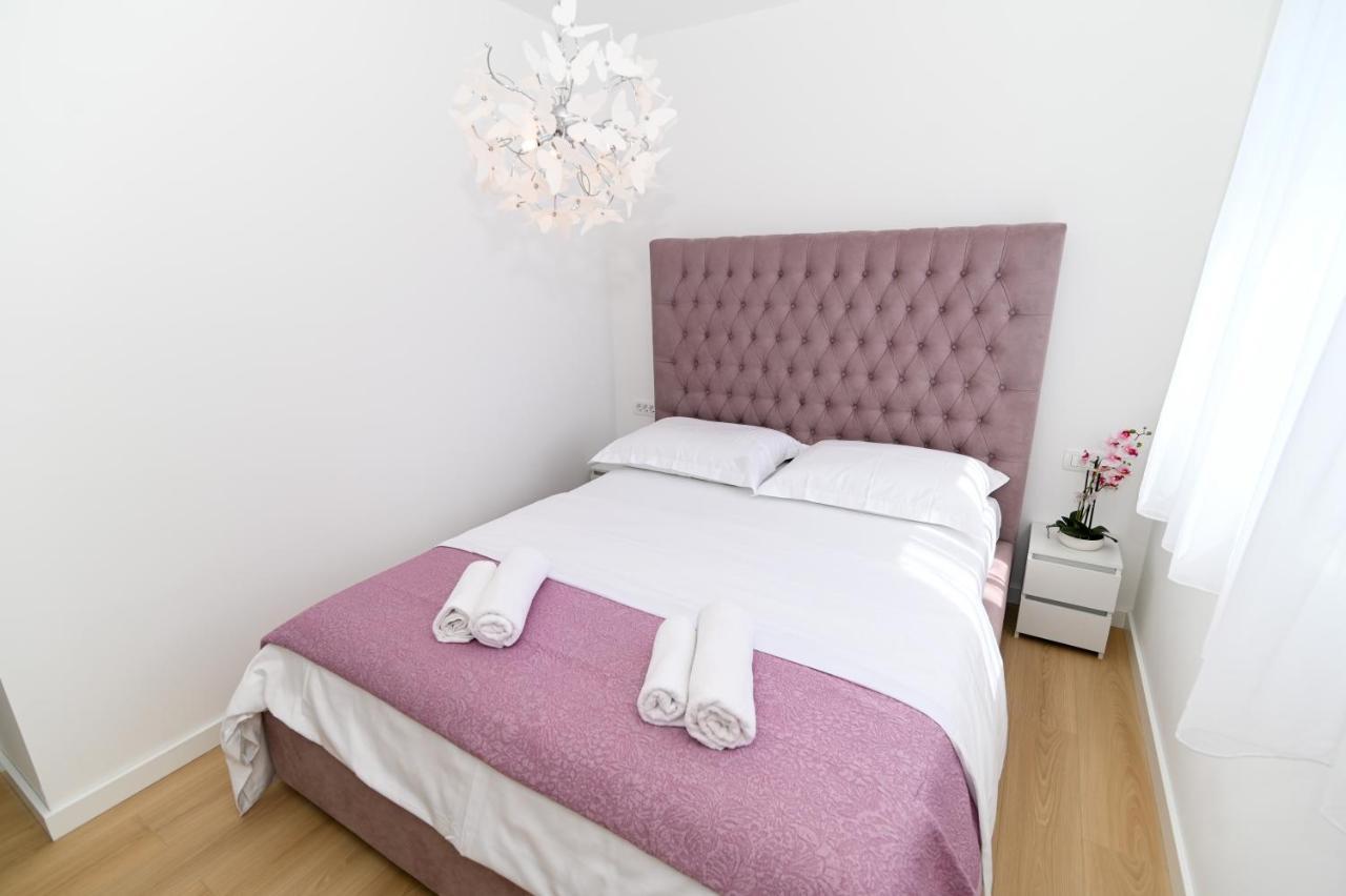 Apartment Laura, Free Parking, Balcony, 4 Ppl โตรกีร์ ภายนอก รูปภาพ