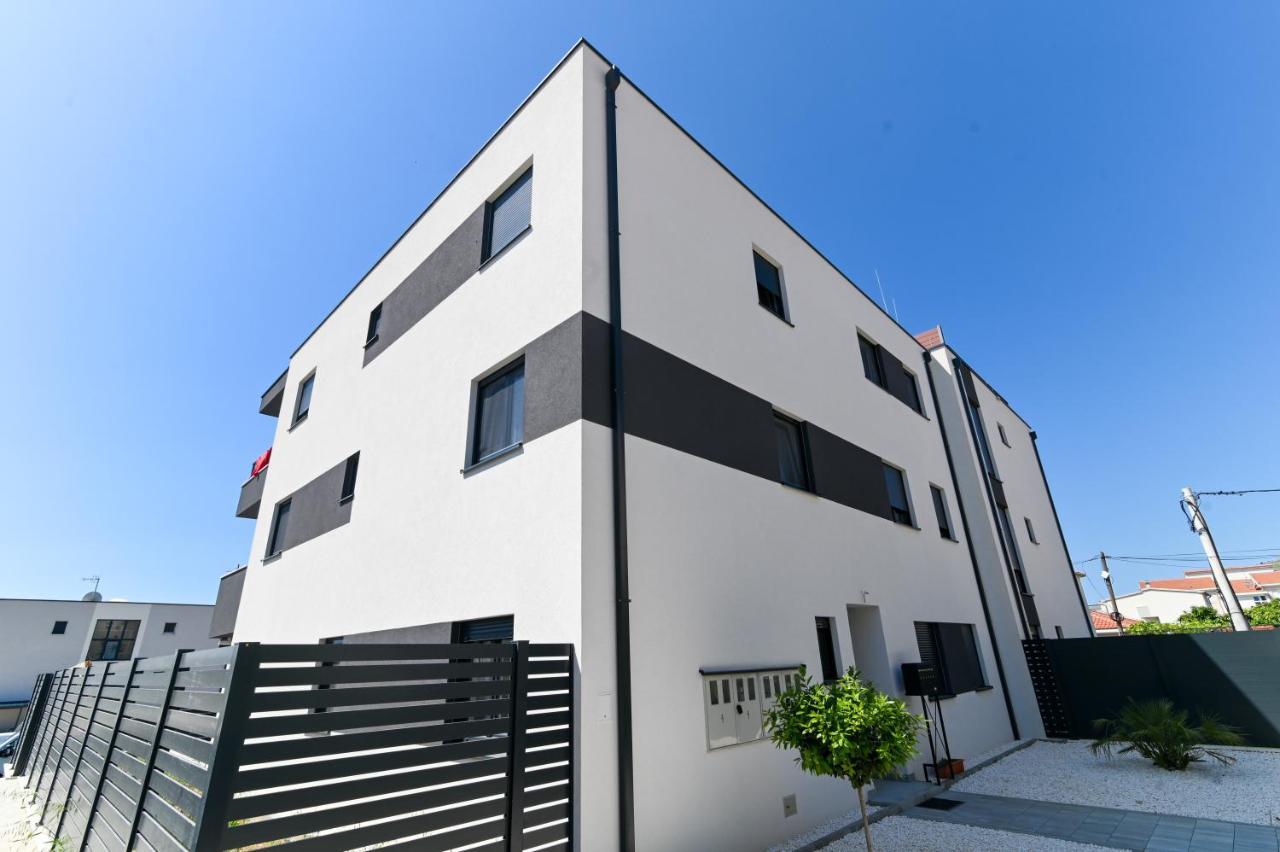 Apartment Laura, Free Parking, Balcony, 4 Ppl โตรกีร์ ภายนอก รูปภาพ